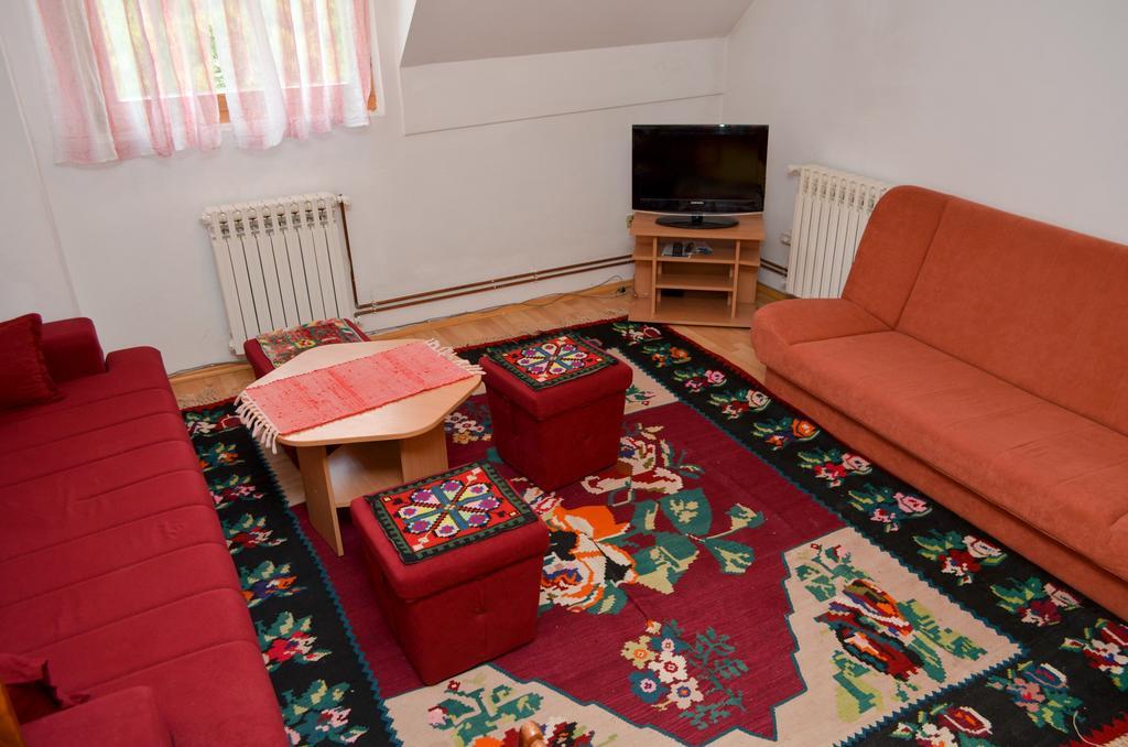 Apartments Ogorjelica Яхорина Екстер'єр фото