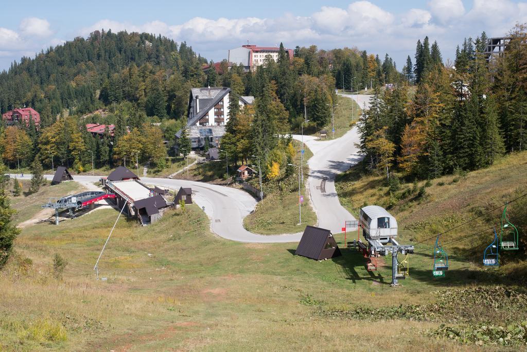 Apartments Ogorjelica Яхорина Екстер'єр фото