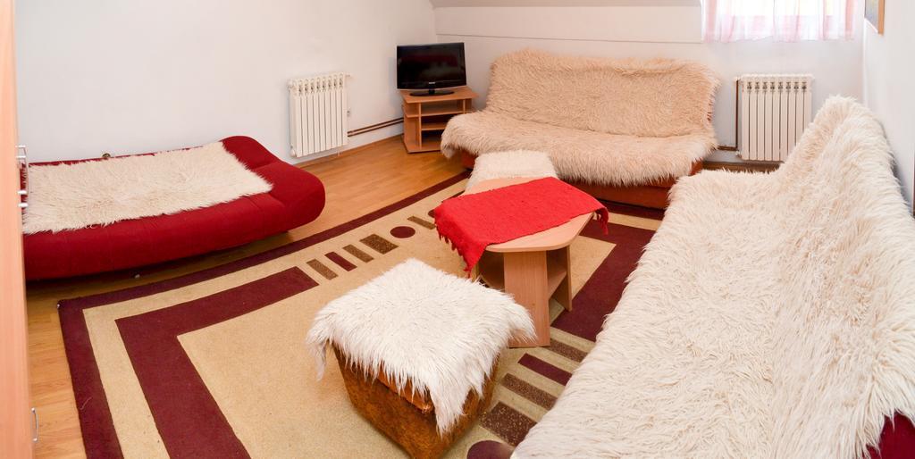 Apartments Ogorjelica Яхорина Екстер'єр фото