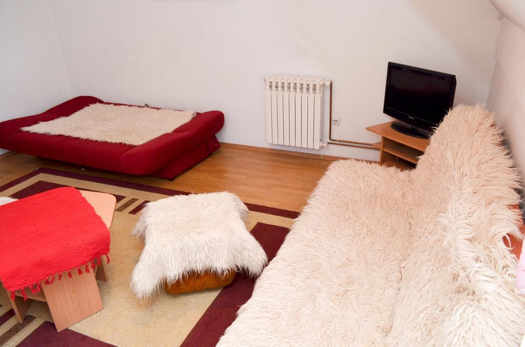 Apartments Ogorjelica Яхорина Екстер'єр фото